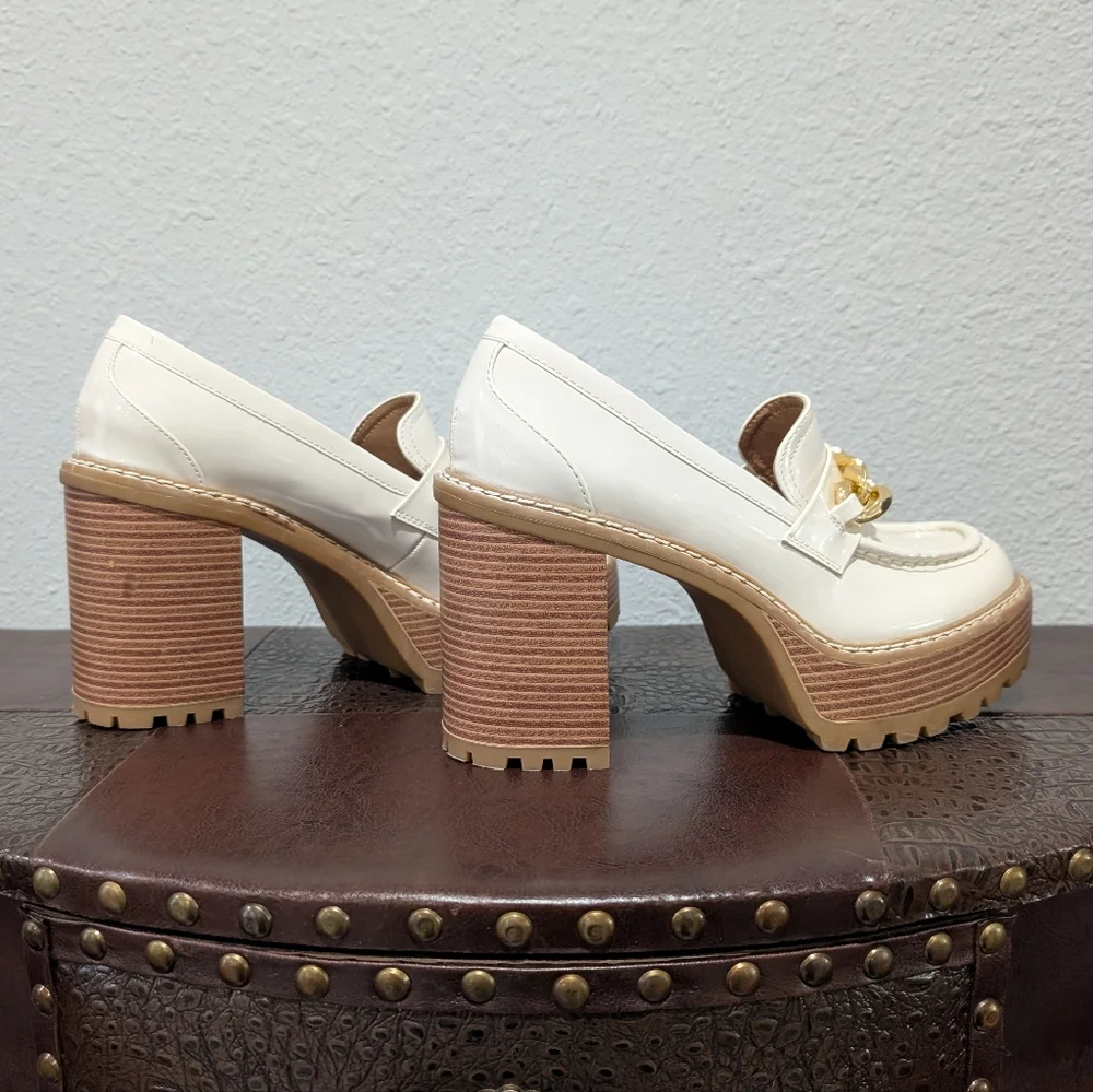 Madden Girl Ivory / Cream Platform Loafers with Gold Chain, Size 9